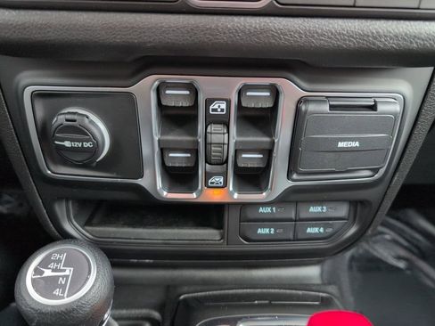 New 2026 Jeep Gladiator Sport image 25