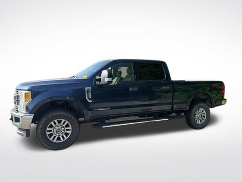 Used 2017 Ford F250 XLT w/ XLT Value Package AWD/4WD image 2
