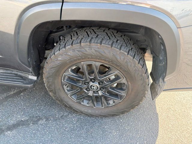 Used 2026 Toyota Sequoia Limited w/ Tow Technology Package AWD/4WD image 25