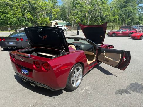 Used 2006 Chevrolet Corvette Convertible w/ Preferred Equipment Group RWD image 23