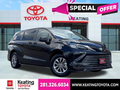 Certified 2025 Toyota Sienna LE
