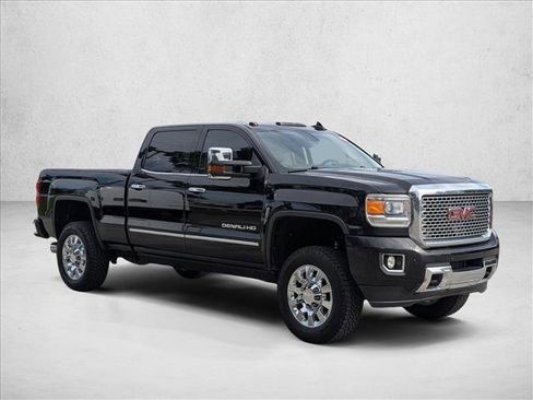 Used 2016 GMC Sierra 2500 Denali w/ Duramax Plus Package image 3