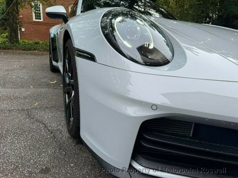 Used 2025 Porsche 911 Carrera image 13