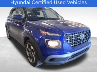 Certified 2025 Hyundai Venue SEL video 2
