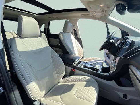 Certified 2024 Ford Edge Titanium w/ Titanium Elite Package AWD/4WD image 27