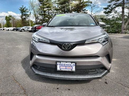 Used 2018 Toyota C-HR XLE FWD image 30