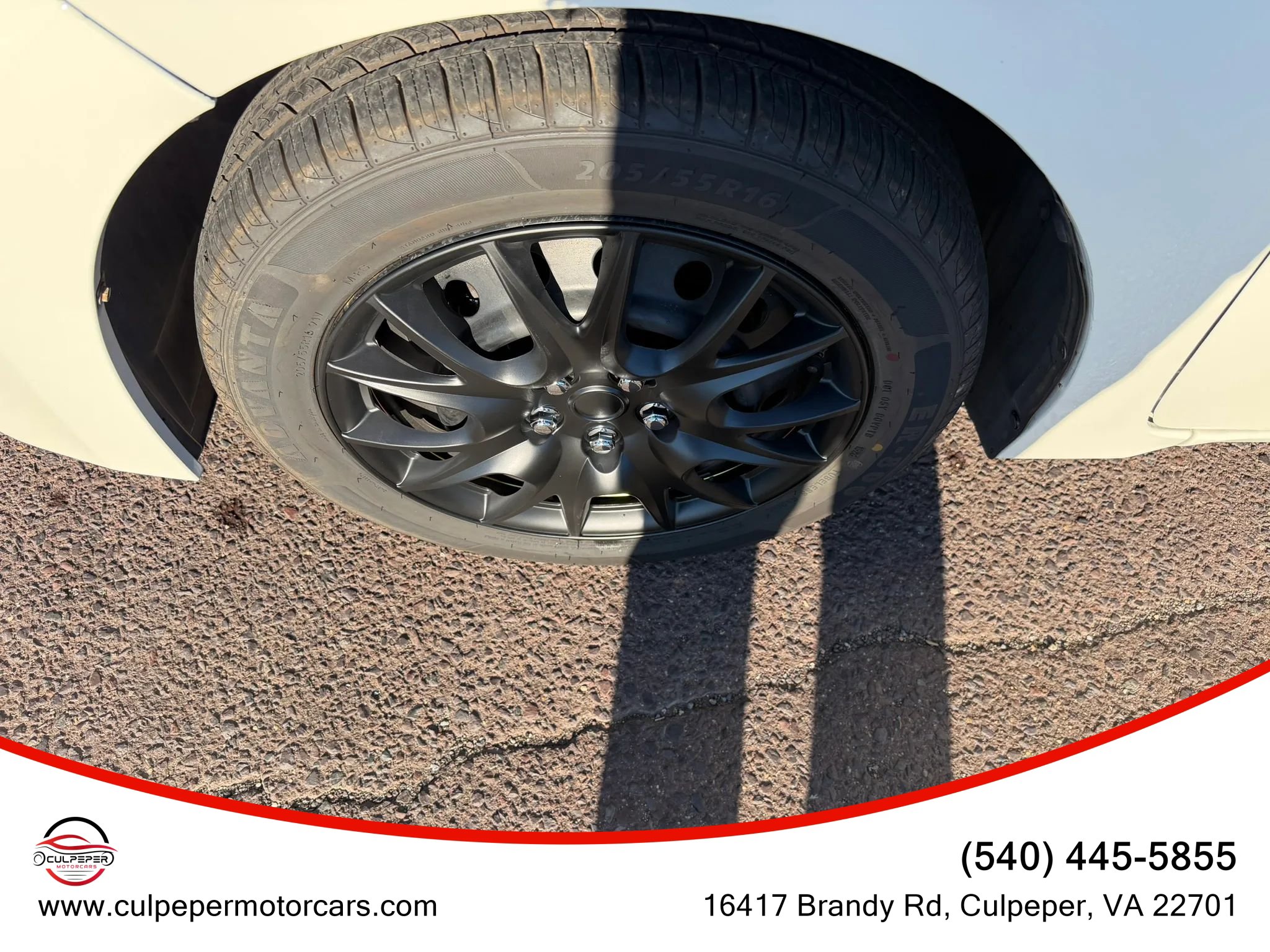 Used 2014 Toyota Corolla LE FWD image 25