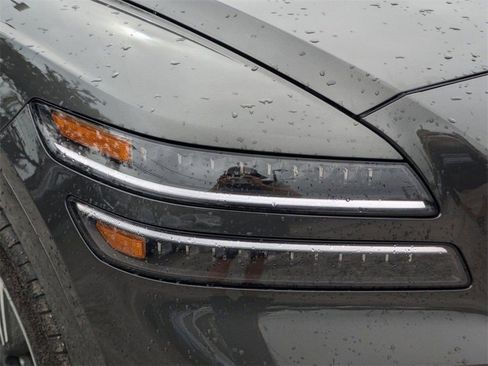 New 2025 Genesis GV80 3.5T Prestige image 9