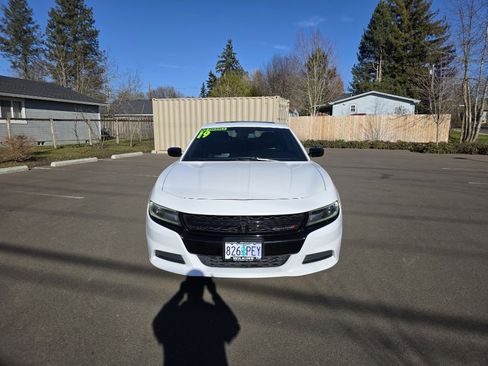 Used 2019 Dodge Charger SXT w/ Plus Group image 2