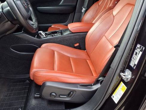 Used 2019 Volvo XC40 T5 Inscription image 10