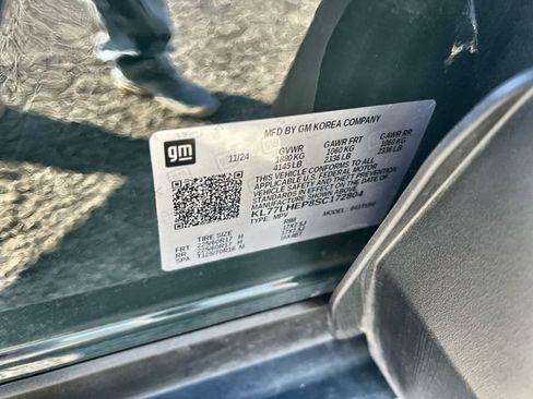 Certified 2025 Chevrolet Trax LT image 33