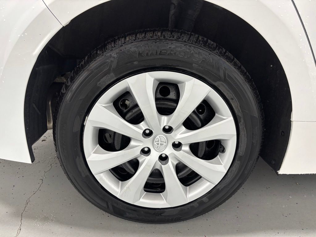 Used 2026 Toyota Corolla LE FWD image 62