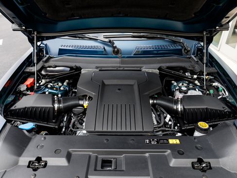 Used 2026 Land Rover Defender 110 OCTA image 42