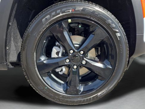 New 2025 Jeep Grand Cherokee Altitude image 9