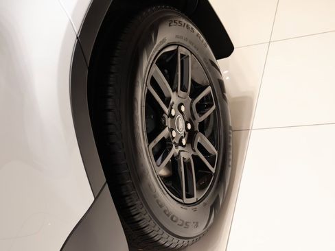 New 2025 Land Rover Defender 110 S image 33