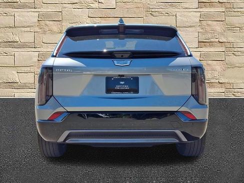 Certified 2025 Cadillac Optiq Sport 2 w/ LPO, Floor Liner Package AWD/4WD image 3