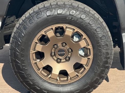 Certified 2025 Toyota 4Runner Trailhunter image 33