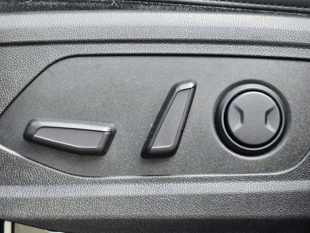 Used 2023 Kia Sorento S w/ Panoramic Sunroof Package FWD image 23