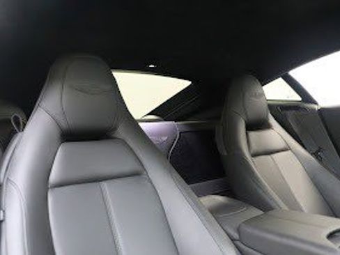Used 2020 Aston Martin V8 Vantage Coupe image 20