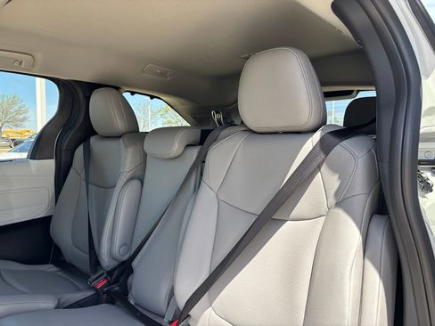 New 2026 Toyota Sienna XLE image 24