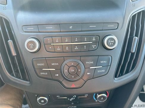 Used 2018 Ford Focus SE image 27