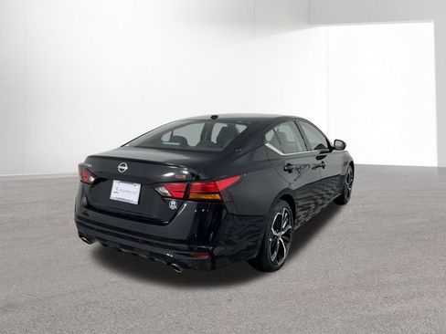 Used 2025 Nissan Altima 2.5 SR image 13