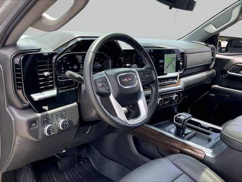 Used 2024 GMC Sierra 1500 Elevation w/ Elevation Premium Package AWD/4WD image 18