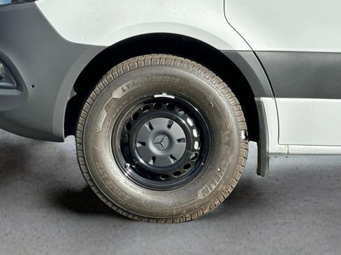 Used 2024 Mercedes-Benz Sprinter 144 Cargo image 30