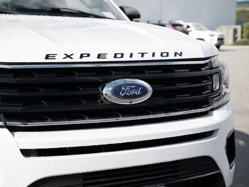 Used 2021 Ford Expedition Max Limited image 10