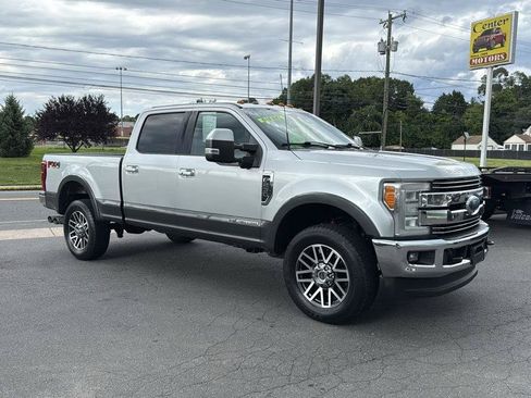 Used 2017 Ford F250 Lariat w/ Lariat Ultimate Package AWD/4WD image 3