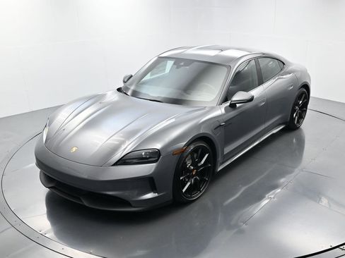 Used 2026 Porsche Taycan image 10