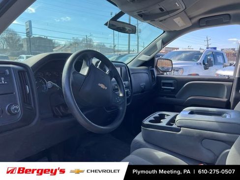 Used 2018 Chevrolet Silverado 1500 W/T w/ Trailering Package image 3