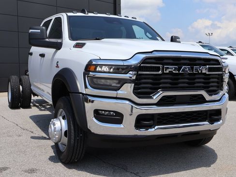 New 2026 RAM 5500 Tradesman w/ Chrome Appearance Group AWD/4WD image 6