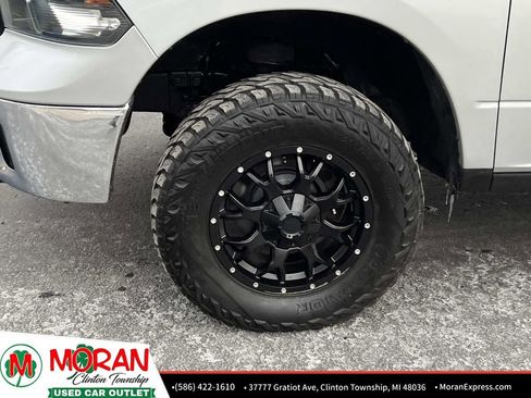 Used 2018 RAM 1500 Classic SLT image 9