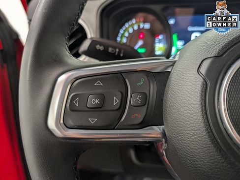 Used 2025 Jeep Wrangler Unlimited Sahara AWD/4WD image 17