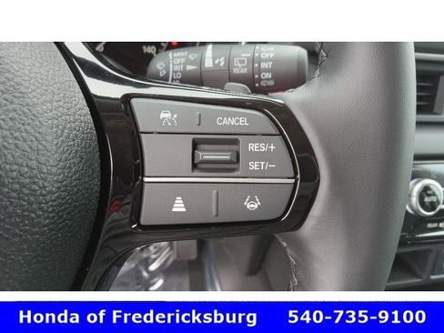 Used 2025 Honda Pilot EX-L image 13