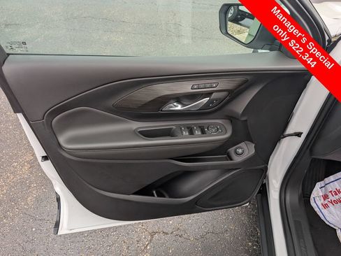 Used 2022 GMC Terrain SLT FWD image 14
