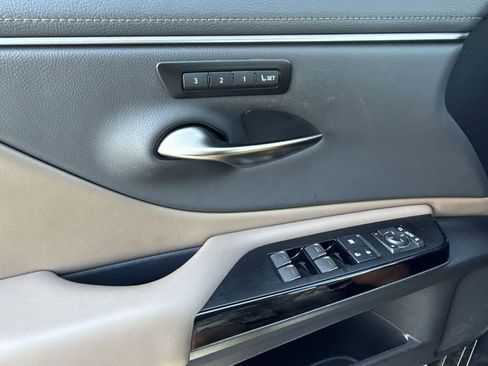 Used 2025 Lexus ES 350 w/ Premium Package image 29