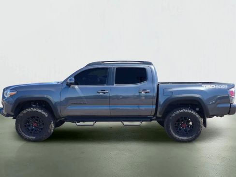 Used 2021 Toyota Tacoma TRD Off-Road w/ Technology Package AWD/4WD image 3