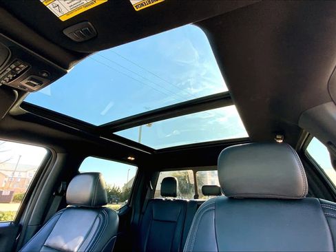 Used 2022 Ford F250 Lariat w/ Lariat Ultimate Package AWD/4WD image 14