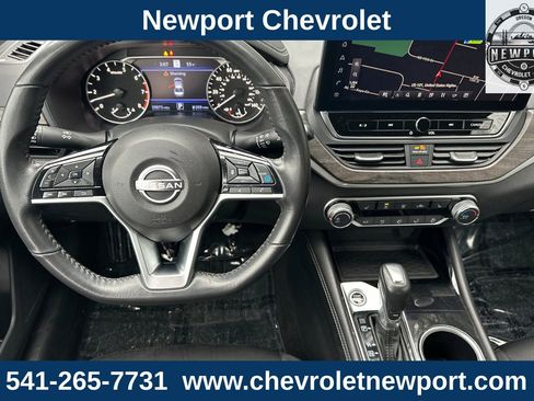 Used 2024 Nissan Altima 2.5 SV w/ SV Premium Package image 15