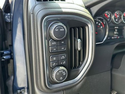 Used 2020 Chevrolet Silverado 1500 RST image 25