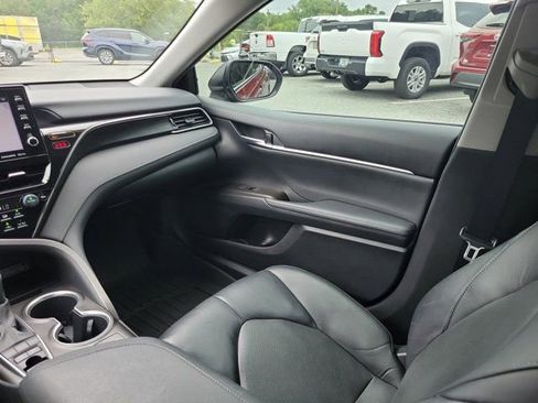 Used 2021 Toyota Camry XLE FWD image 23