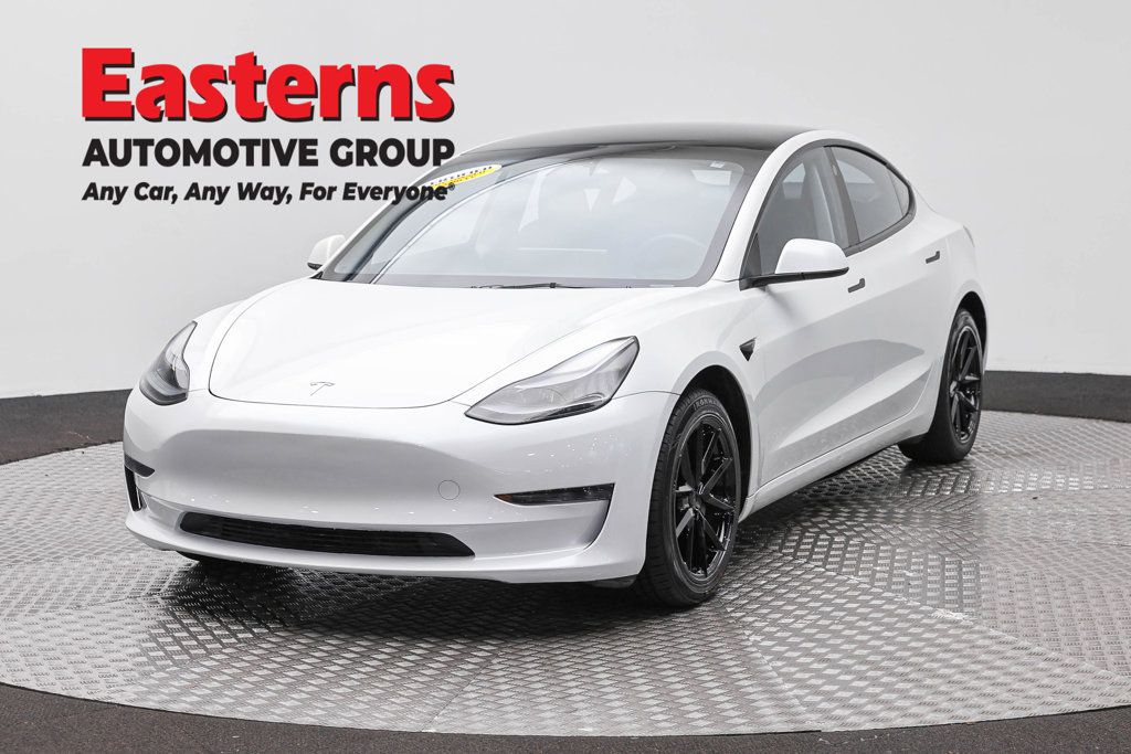 Used 2023 Tesla Model 3 Standard Range RWD image 1