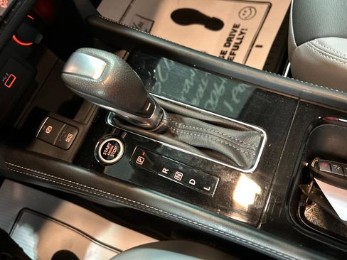 Used 2021 Nissan Kicks SR w/ SR Premium Package FWD image 18