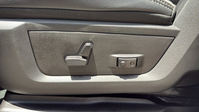 Used 2026 RAM 2500 Laramie AWD/4WD image 14