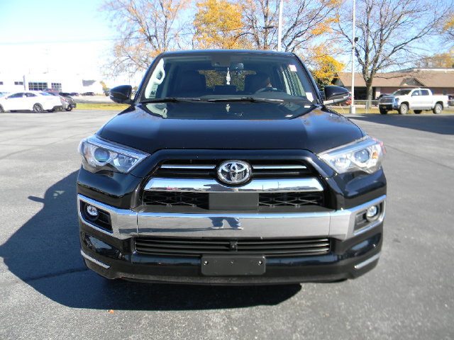 Used 2024 Toyota 4Runner Limited AWD/4WD image 7