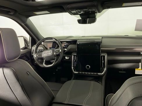 New 2026 GMC Yukon XL Elevation w/ Elevation Premium Package AWD/4WD image 15