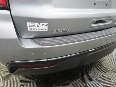 Used 2024 Chevrolet Suburban RST w/ Luxury Package image 46