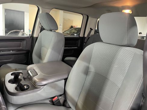 Used 2019 RAM 1500 Express w/ Express Value Package AWD/4WD image 17